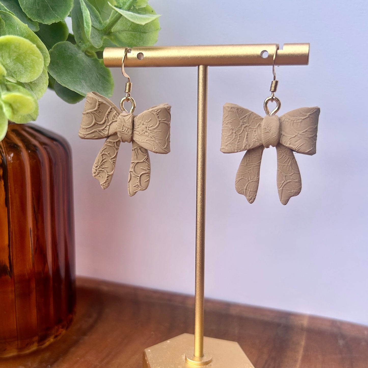 Bows (multiple styles and colors)