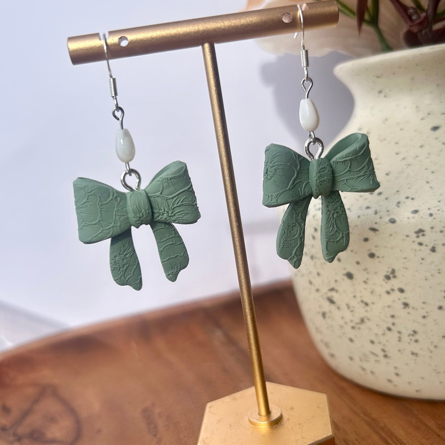 Bows (multiple styles and colors)