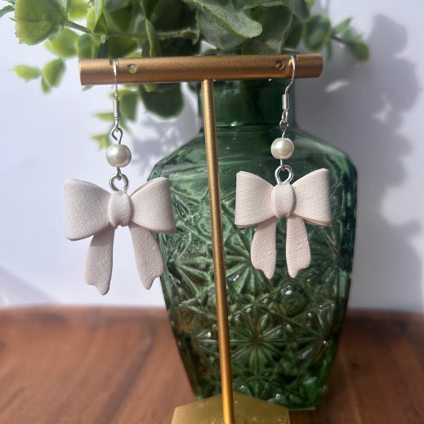 Bows (multiple styles and colors)