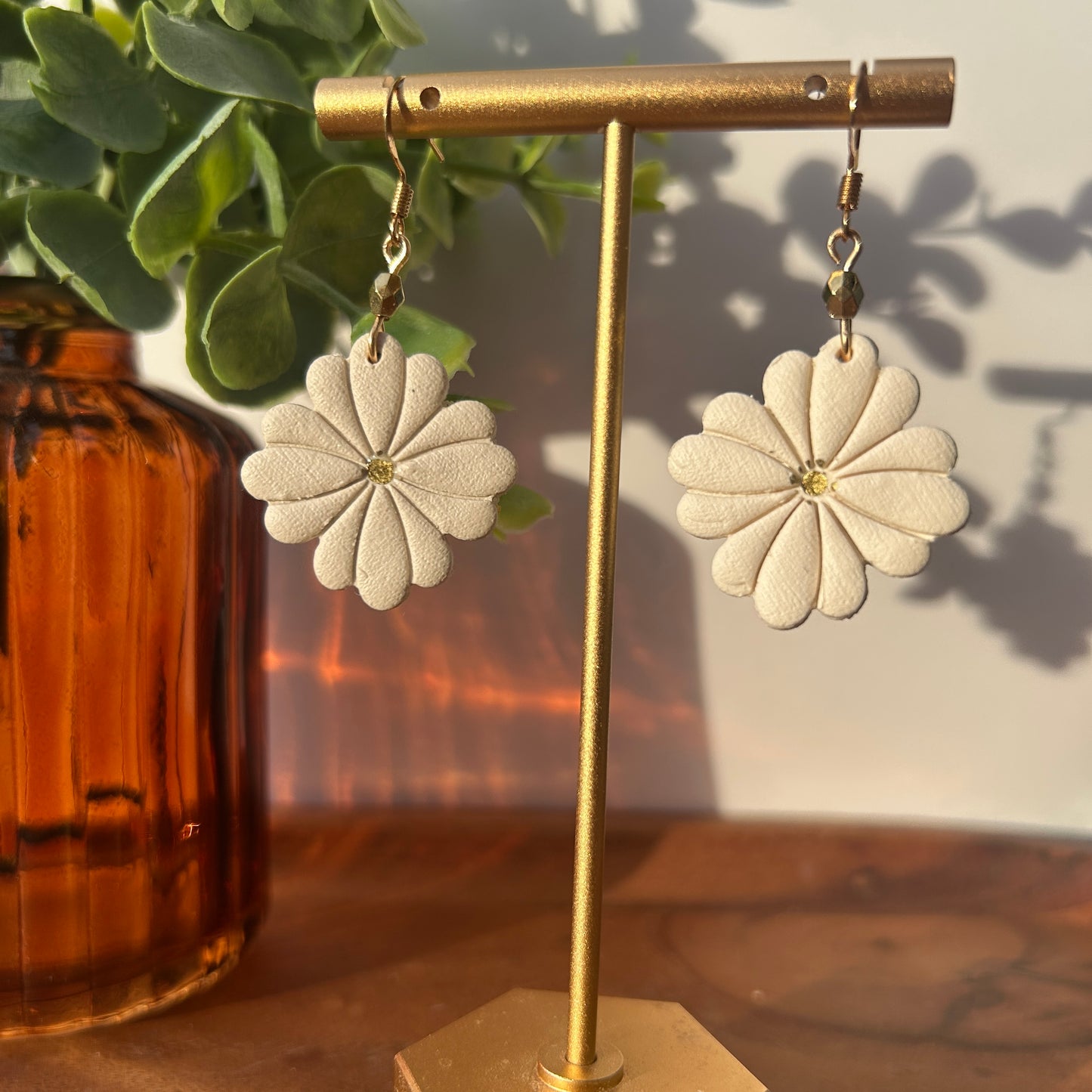Floral Off White Earrings